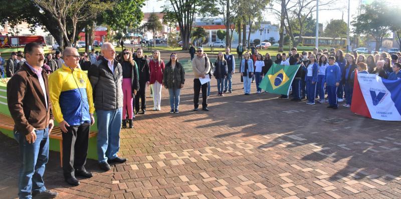 Poder Legislativo participa da abertura da Semana da Pátria
